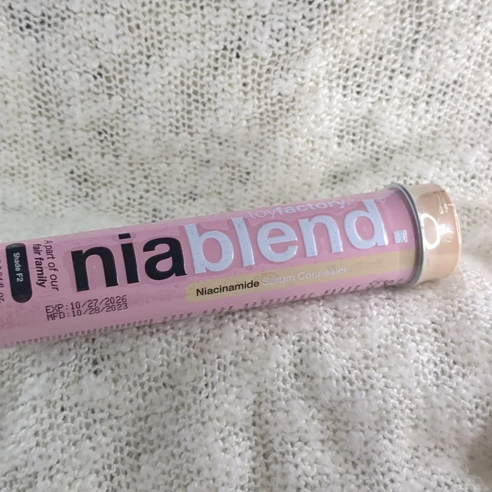 toyfactory Niablend Serum Concealer in F2(Fair), 10ml/0.34fl oz